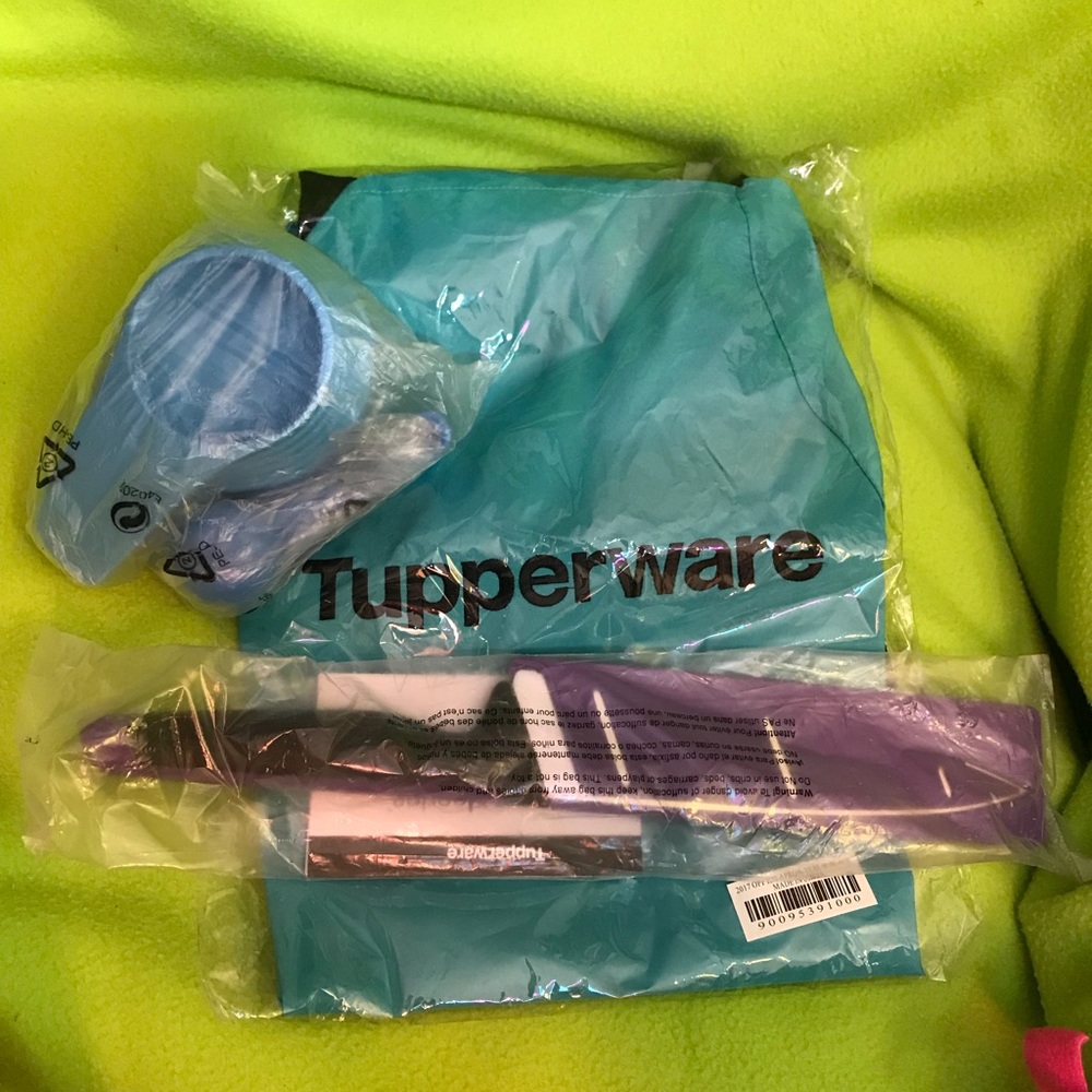 Tupperware set